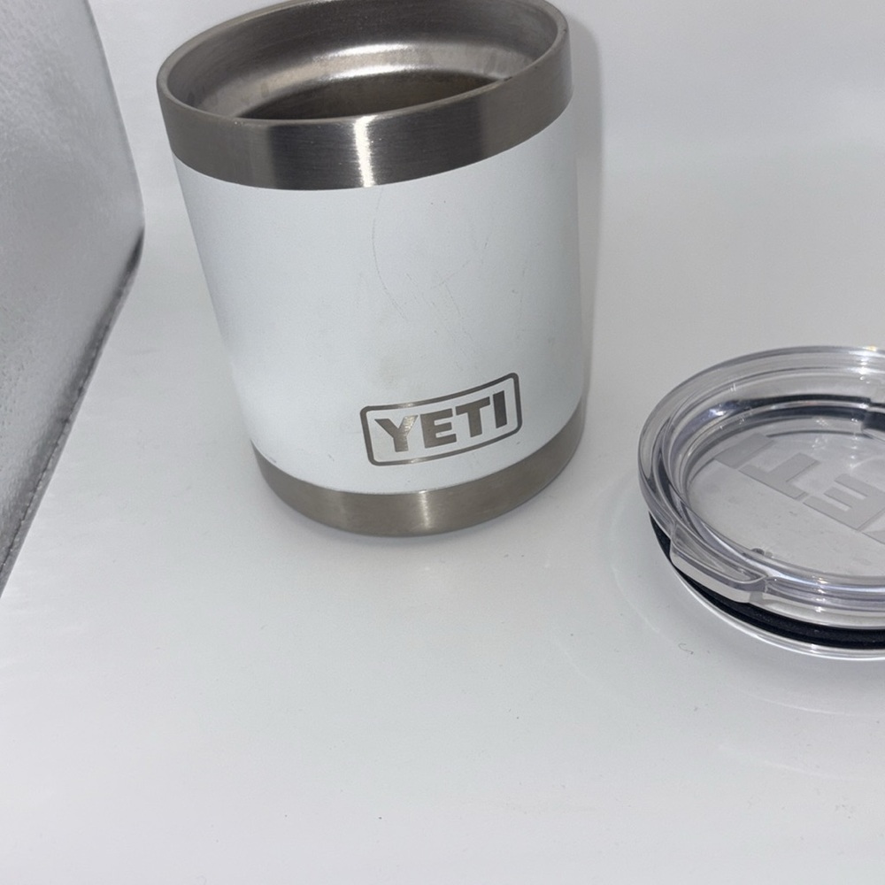 YETI White and Silver Tumbler 10 oz